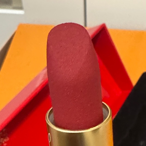 AUTHENTIC Christian Louboutin Vibrant Red  Lip Stick - New In Box - Picture 10 of 14